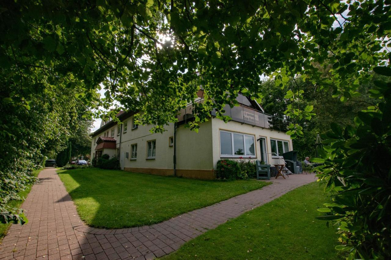 Gasthaus Zum Frohsinn Bosau 外观 照片